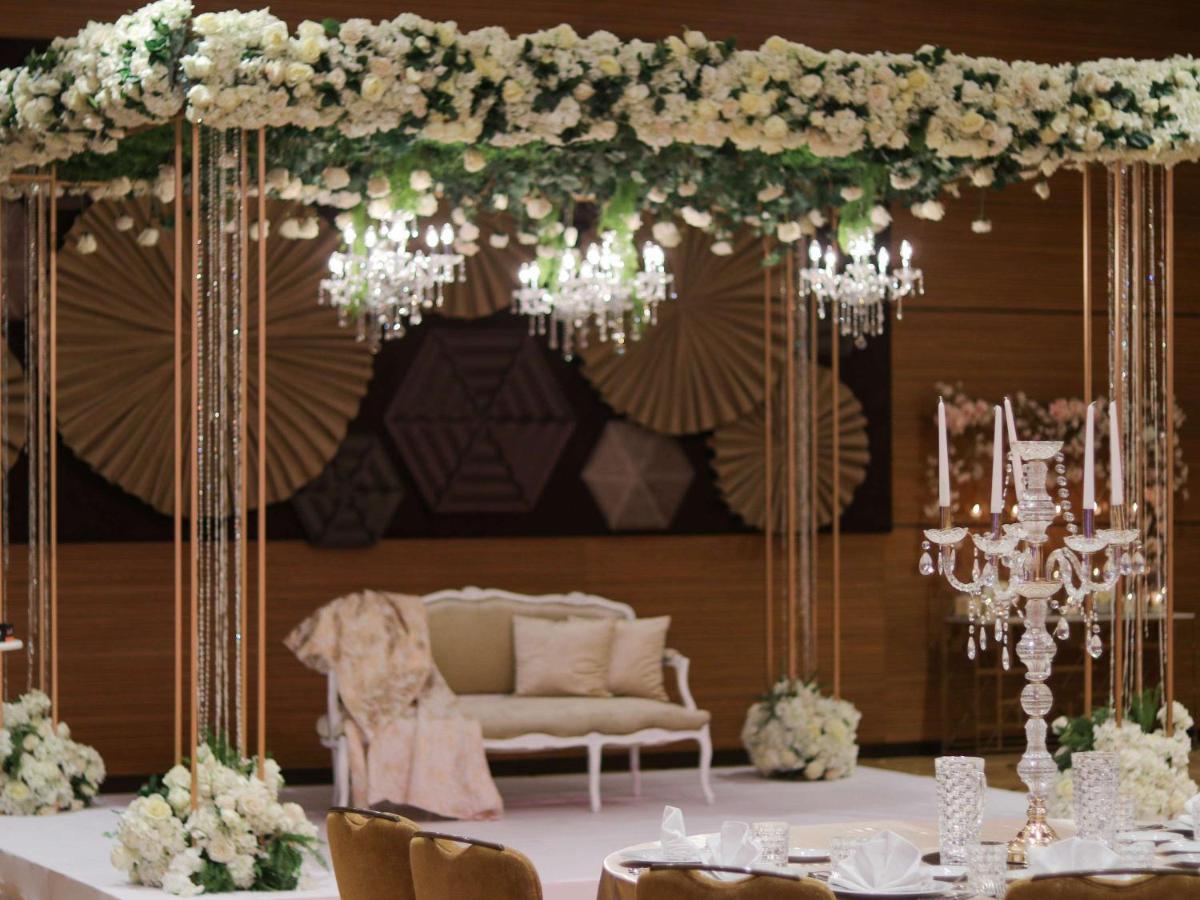 Moevenpick Hotel Du Lac Тунис Екстериор снимка A mandap at a Hindu wedding