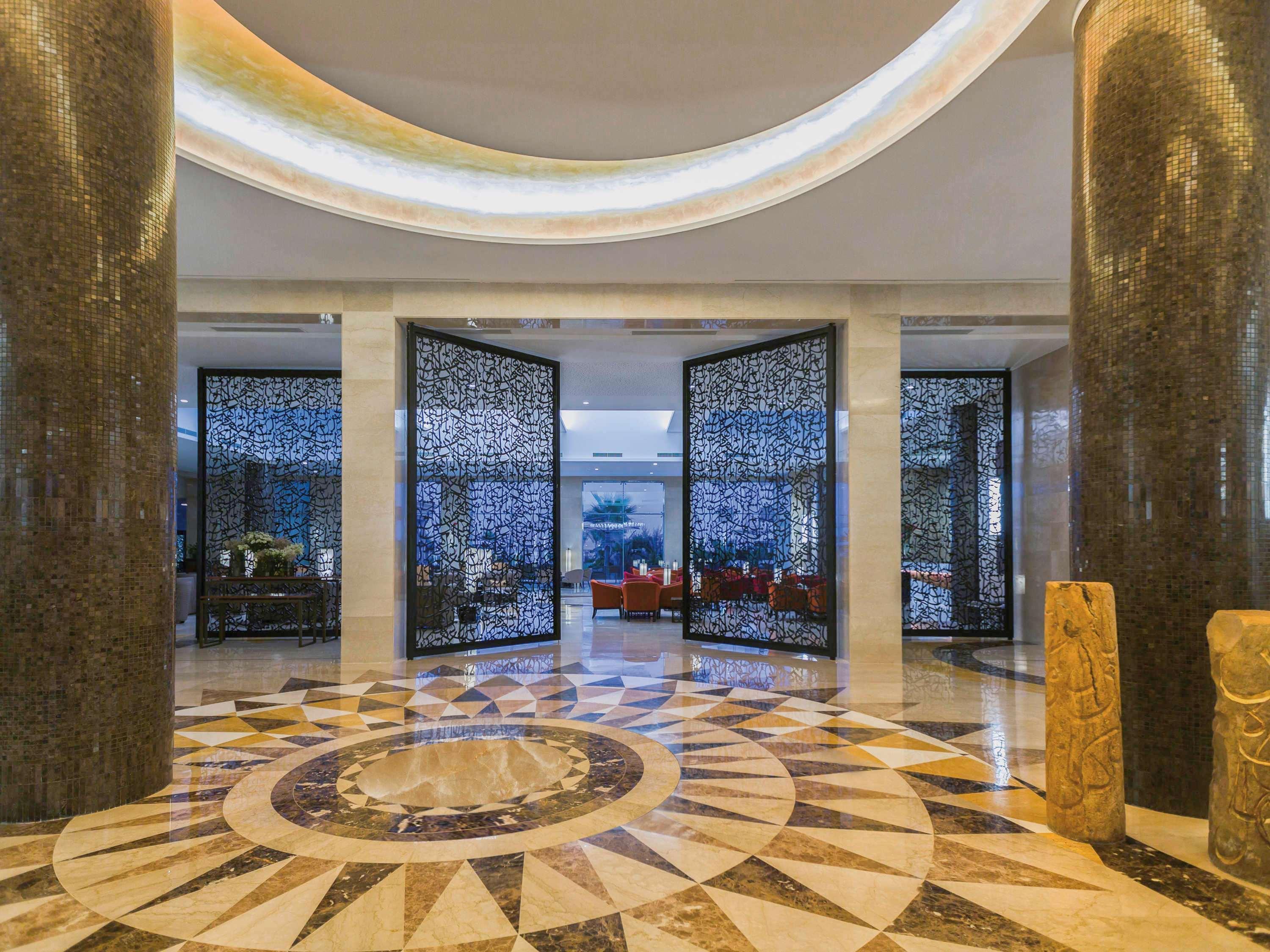 Moevenpick Hotel Du Lac Тунис Екстериор снимка Lobby