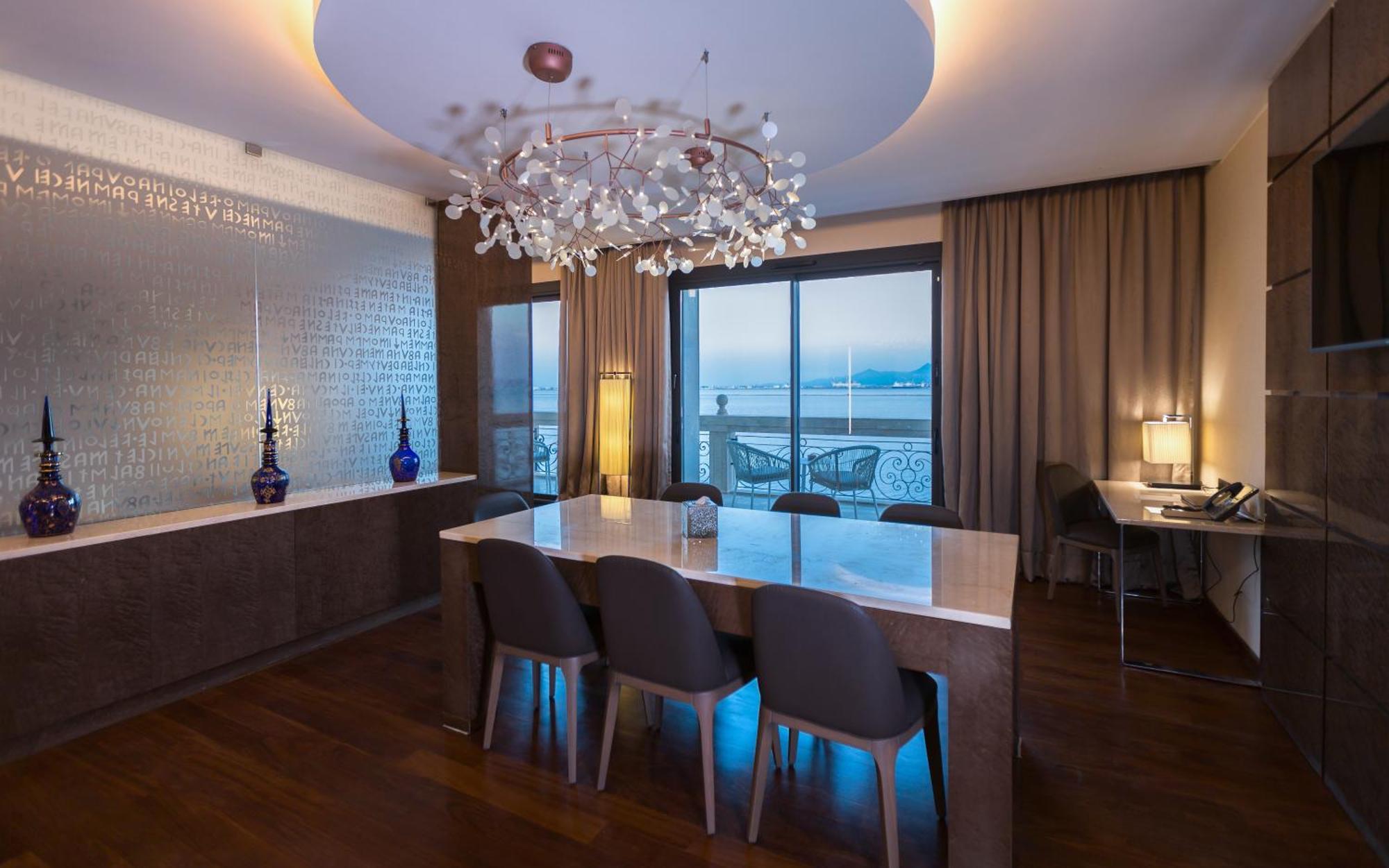 Moevenpick Hotel Du Lac Тунис Екстериор снимка A suite at the Four Seasons Hotel